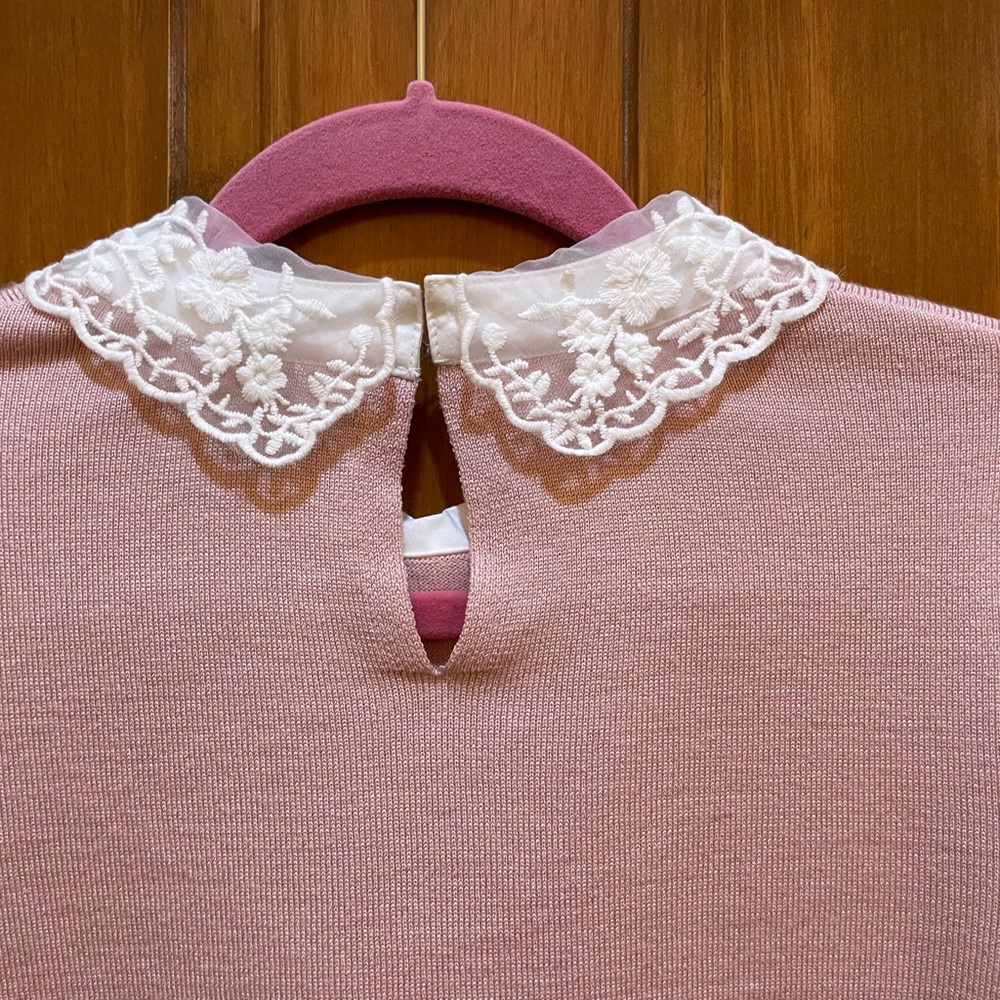 Cable & Gauge Pink Sweater with Floral Lace - Picture 5 of 6